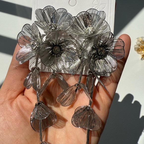 Zara Kate Middleton cascading floral earrings - Picture 7 of 12